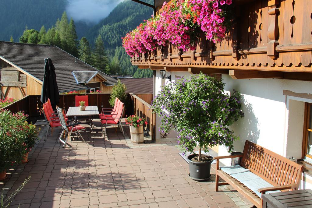 Apartmenthaus Innerkratzerhof Prägraten Exterior foto